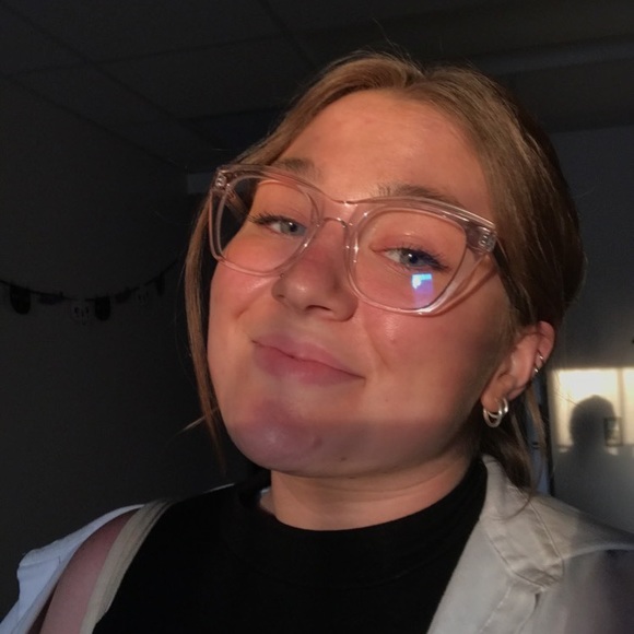 Meet your Posher, Sally - Picture 1 of 1